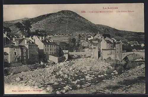 AK Pont-de-Montvert, Les Deux Ponts et le village en arrière-plan