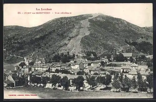 AK Pont-de-Montvert, Vue générale du village et de la montagne en arrière-plan