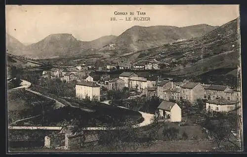 AK Le Rozier, Vue panoramique des Gorges du Tarn et du village