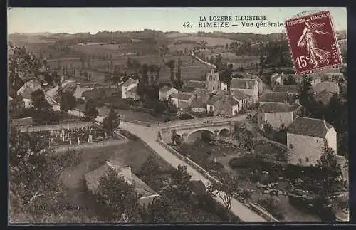 AK Rimeize, Vue générale du village avec pont et campagne environnante