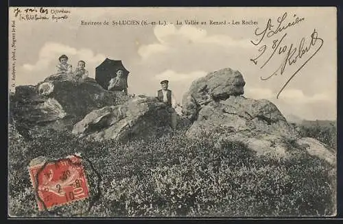 AK Saint-Lucien, La Vallée au Renard, Les Roches avec personnes et parasol