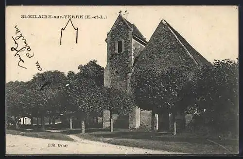 AK Saint-Hilaire-sur-Yerre, Église et allée bordée d`arbres