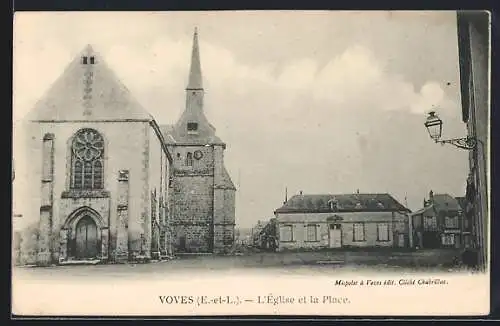 AK Voves, L`Église et la Place