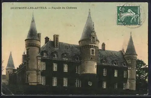 AK Beaumont-les-Autels, Facade du Château