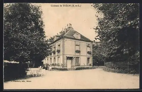 AK Tréon, Château de Tréon entouré de jardins verdoyants