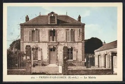 AK Fresnay-le-Comte, La Mairie