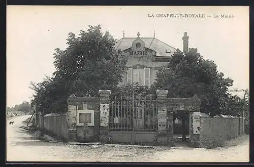 AK La Chapelle-Royale, La Mairie