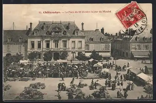 AK Châteaudun, La Place du 18 Octobre le jour du Marché