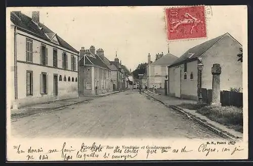 AK Cloyes, Rue de Vendange et Gendarmerie