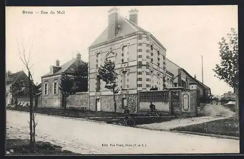 AK Brou, Rue du Mail et bâtiments en brique