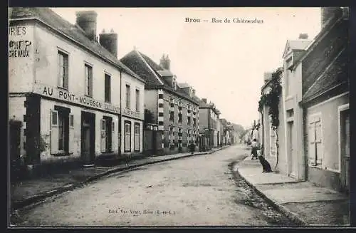 AK Brou, Rue de Châteaudun avec commerces et bâtiments historiques