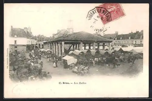 AK Brou, Les Halles animées avec marché et foule