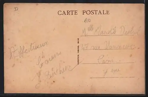 AK Ecrosnes, La Maison Jaffré avec habitants et chariot devant l`entrée