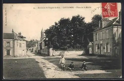 AK Coulombs, Place de la Mairie avec enfants jouant dans la rue