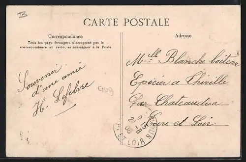 AK Thiron-Gardais, Avenue de la Gare avec voiture ancienne et bâtiment de la gare