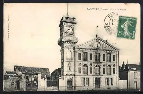 AK Sainville, Le Musée et sa tour de l`horloge majestueuse