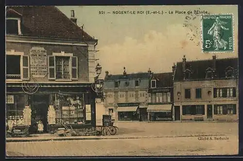 AK Nogent-le-Roi, La Place de l`Étoile avec commerces et bâtiments historiques