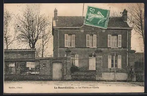 AK La Bourdinière, La Mairie et l`École