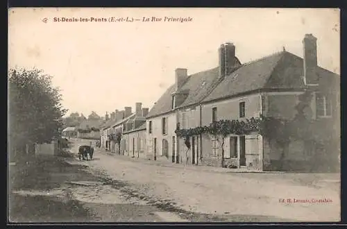 AK St-Denis-les-Ponts, La Rue Principale