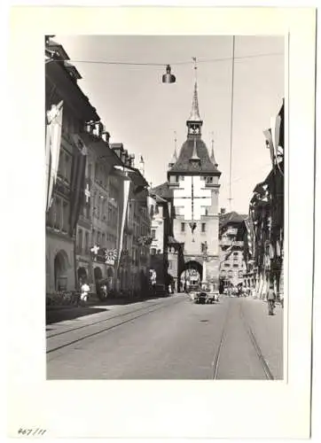 72 Fotografien Ansicht Bern, 62. Eidgenössisches Turnfest 1947, Kassenhäuschen am Bahnhof, Festgelände, Flaggenschmuck