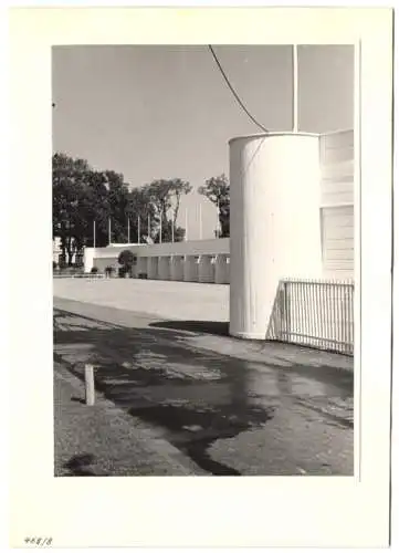 72 Fotografien Ansicht Bern, 62. Eidgenössisches Turnfest 1947, Kassenhäuschen am Bahnhof, Festgelände, Flaggenschmuck