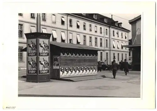 72 Fotografien Ansicht Bern, 62. Eidgenössisches Turnfest 1947, Kassenhäuschen am Bahnhof, Festgelände, Flaggenschmuck