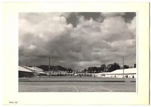 72 Fotografien Ansicht Bern, 62. Eidgenössisches Turnfest 1947, Kassenhäuschen am Bahnhof, Festgelände, Flaggenschmuck