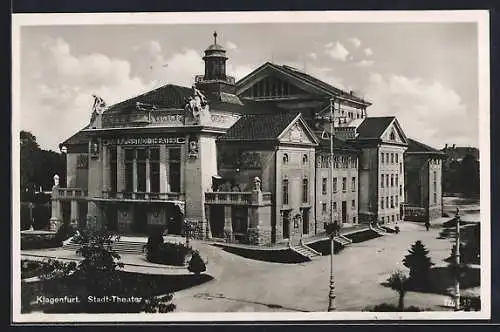 AK Klagenfurt, Strassenpartie am Stadt-Theater