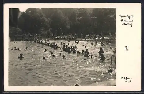 AK Villach, Schwimmschule, Badegäste im Freibad