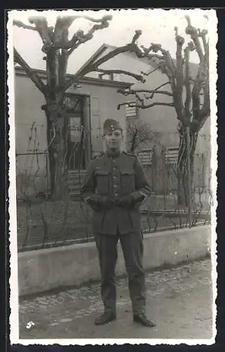 Foto-AK Junger schweizer Soldat in Uniform