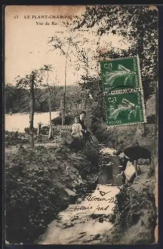 AK Le Plant-Champigny, Vue du Ru avec personnages au bord de l`eau