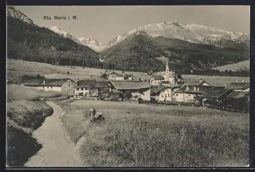 AK St. Maria, Ortsansicht mit Kirche und Gebirge