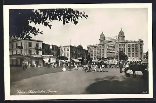 AK Cairo, Khazindar Square, Kutschen, Passanten, carriages, pedestrian