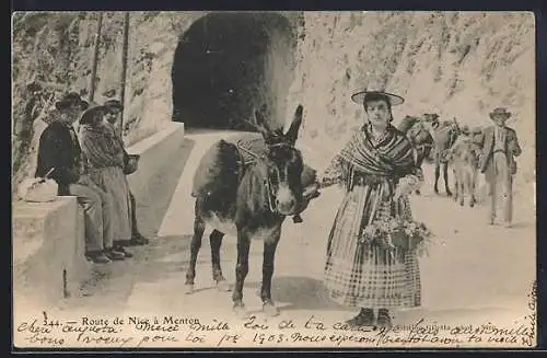 AK Menton, französische Bauern mit Esel auf einer Bergstrasse