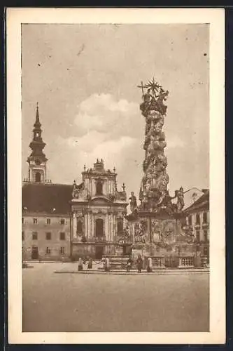 AK St. Pölten, Rathausplatz mit Dreifaltigkeitssäule und Franziskanerkirche