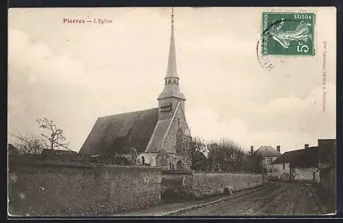 AK Pierres, L`Église et la rue adjacente