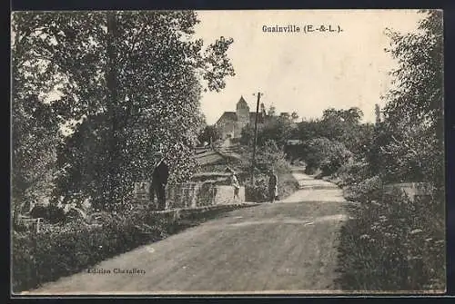 AK Guainville, Vue du village avec route et arbres