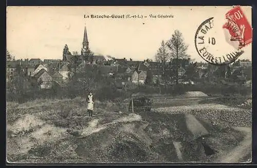 AK La Bazoche-Gouet, Vue générale du village et de l`église