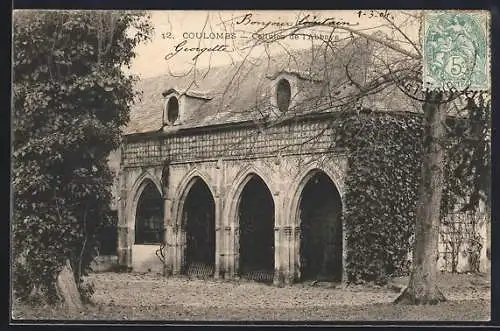 AK Coulombs, Cloître de l`Abbaye de Thiron entouré d`arbres