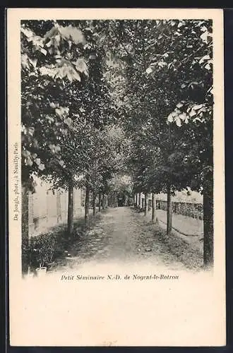 AK Nogent-le-Rotrou, Allée du Petit Séminaire N.-D. de Nogent-le-Rotrou