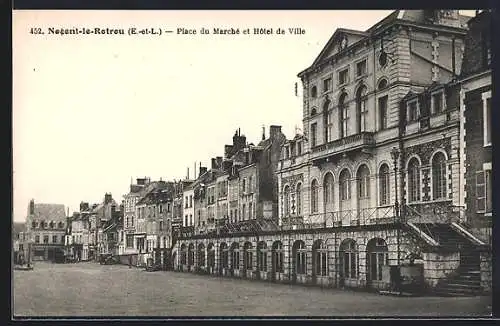 AK Nogent-le-Rotrou, Place du Marché et Hôtel de Ville