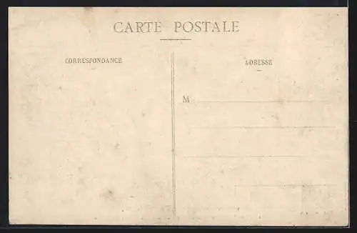 AK Loigny-la-Bataille, L`ossuaire avec plus de deux cents crânes et ossements en dernier sommeil