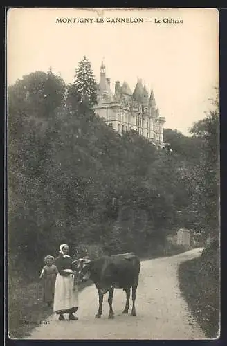 AK Montigny-le-Gannelon, Le Château et scène rurale avec une femme et un enfant