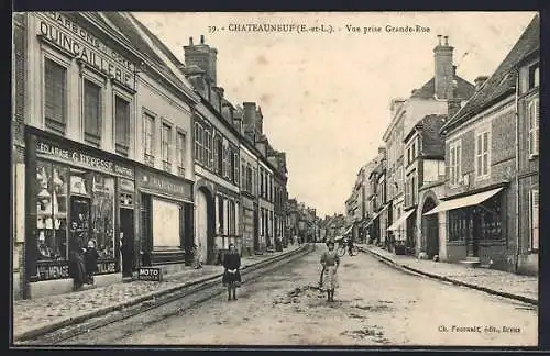 AK Châteauneuf, Vue prise Grande-Rue