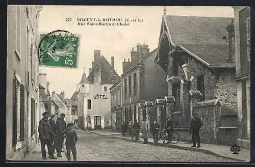 AK Nogent-le-Rotrou, Rue Saint-Martin et Chalet avec Hôtel et passants