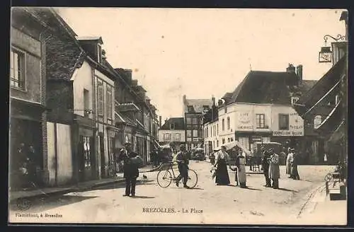 AK Brezolles, La Place animée avec habitants et cycliste