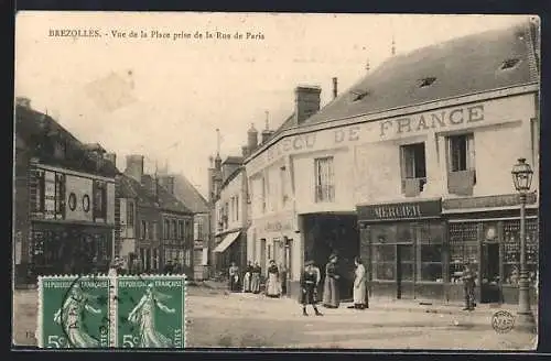 AK Brezolles, Vue de la Place prise de la Rue de Paris