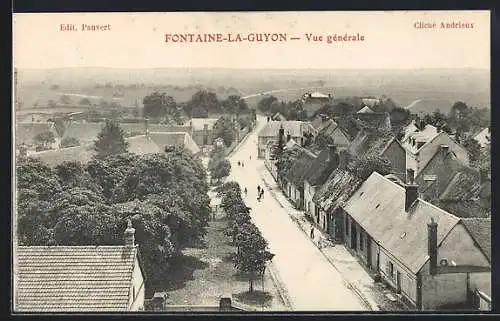 AK Fontaine-la-Guyon, Vue générale du village et de la rue principale