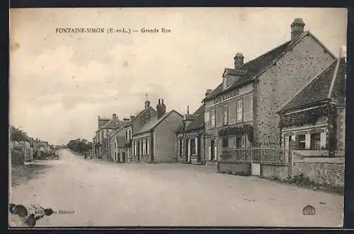 AK Fontaine-Simon, Grande Rue animée avec bâtiments historiques