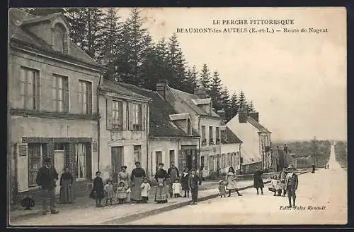 AK Beaumont-les-Autels, Route de Nogent avec habitants devant les maisons